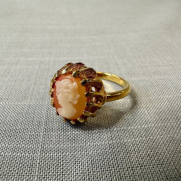 Vintage 18K HGE Cameo Ring size 6.5