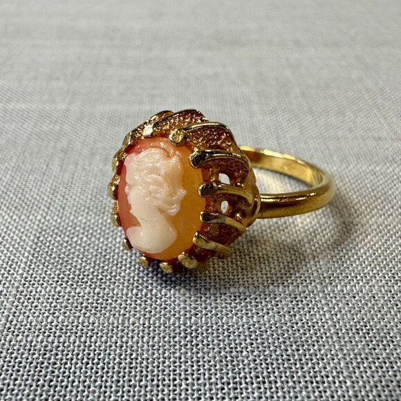 Vintage 18K HGE Cameo Ring size 6.5