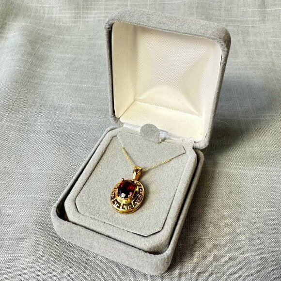 Vintage 10KT Gold Greek Key Design and Garnet Pendant Necklace
