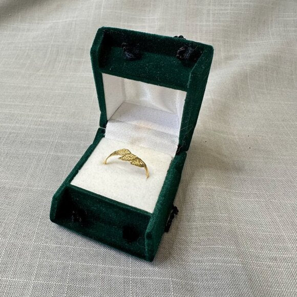 Vintage Oro 10K Gold Three Leaf Filigree Ring