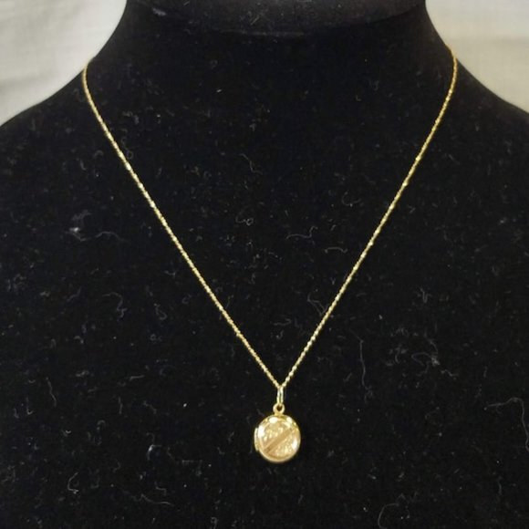 Vintage Antique Small Round Gold locket on 14K chain