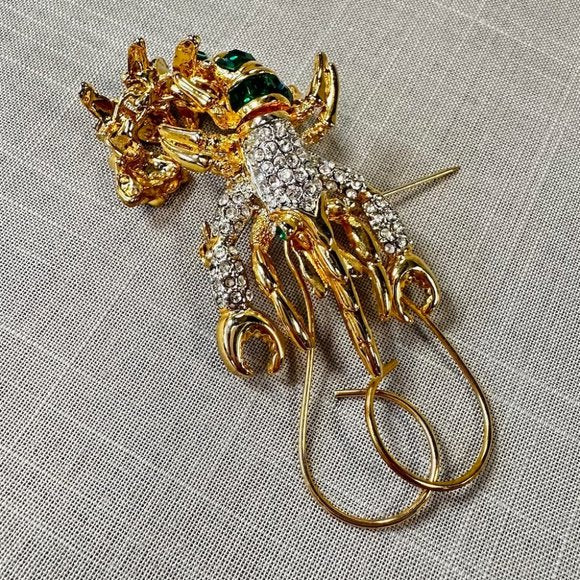 Vintage Articulated Lobster Crayfish Emerald and Clear Crystal Brooch