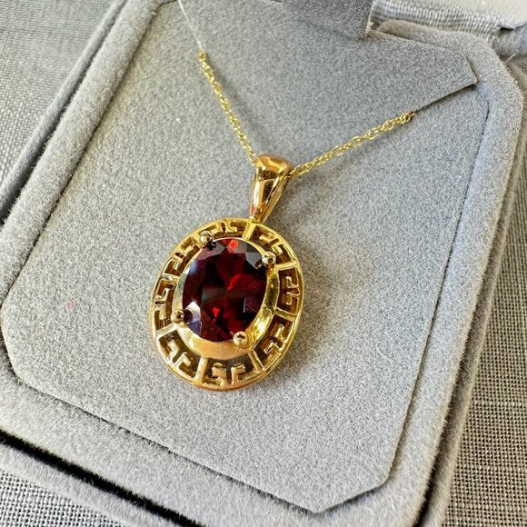 Vintage 10KT Gold Greek Key Design and Garnet Pendant Necklace